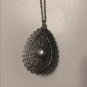 Reversible necklace! Green and white stone